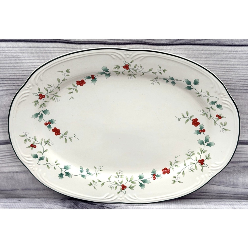 PFALTZGRAFF WINTERBERRY 14" OVAL SERVING PLATTER - HOLIDAY HOLLY / BERRY